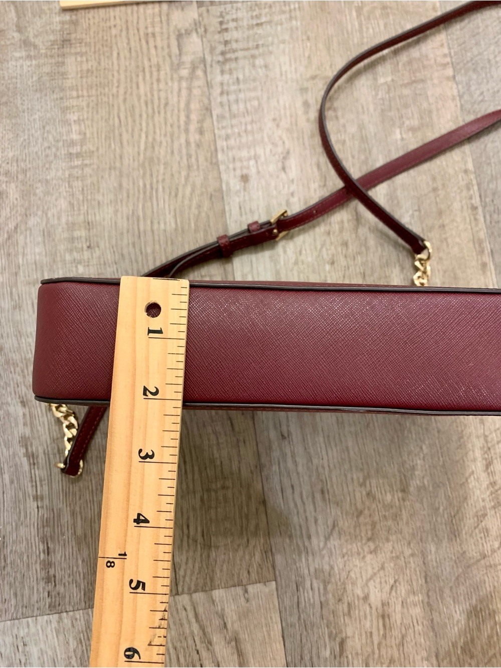 Michael Kors Burgundy Jet Set Saffiano Rectangle Gold Chain Crossbody Bag - Picture 11 of 12